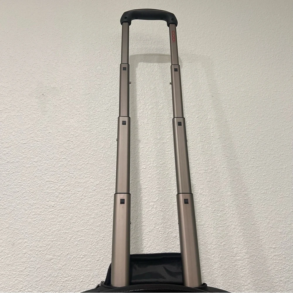 CODi Mobile Lite Wheeled Case -‎ 15.4”